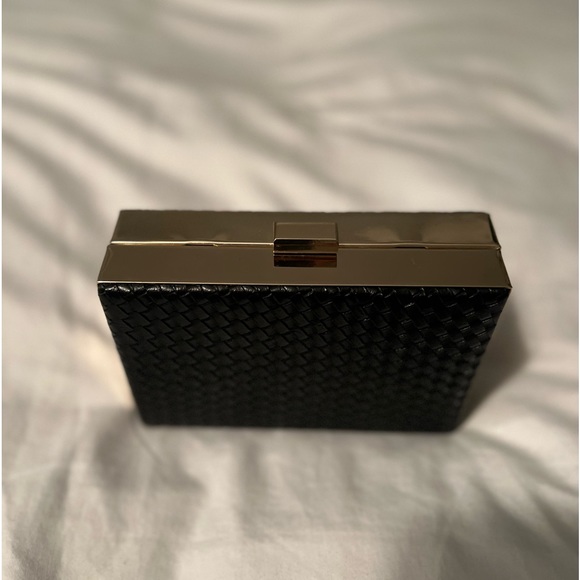 ❤️ Black Woven Leather Clutch, Gold Chain NWOT - Picture 5 of 6